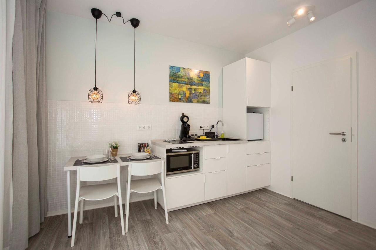 Zentral Gelegene, Helle Studio Apartments Nuremberga Exterior foto